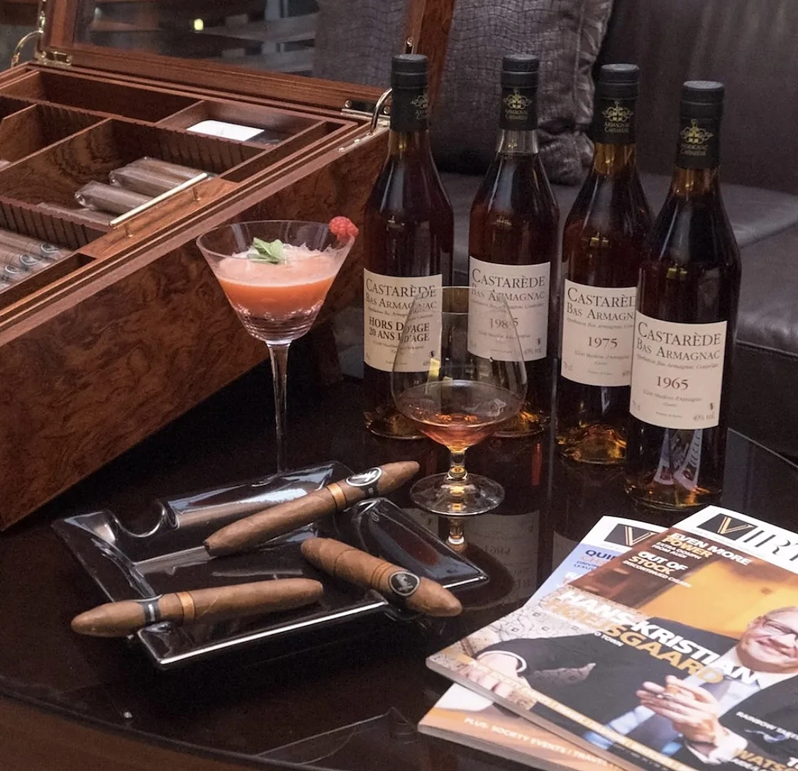 시가와 함께 즐기는 카스타레데 빈티지 컬렉션